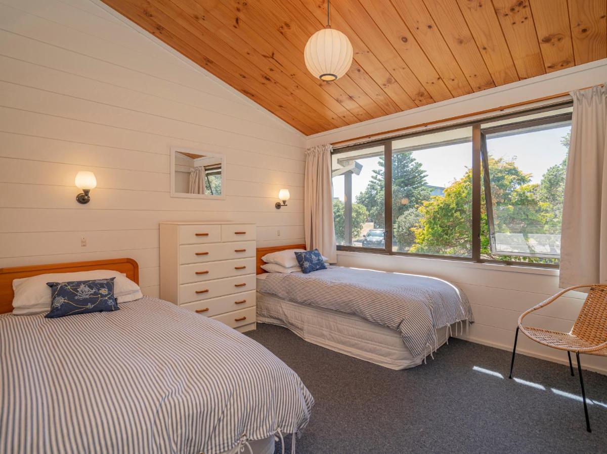 Champion Bach - Pauanui Holiday Home - Housity