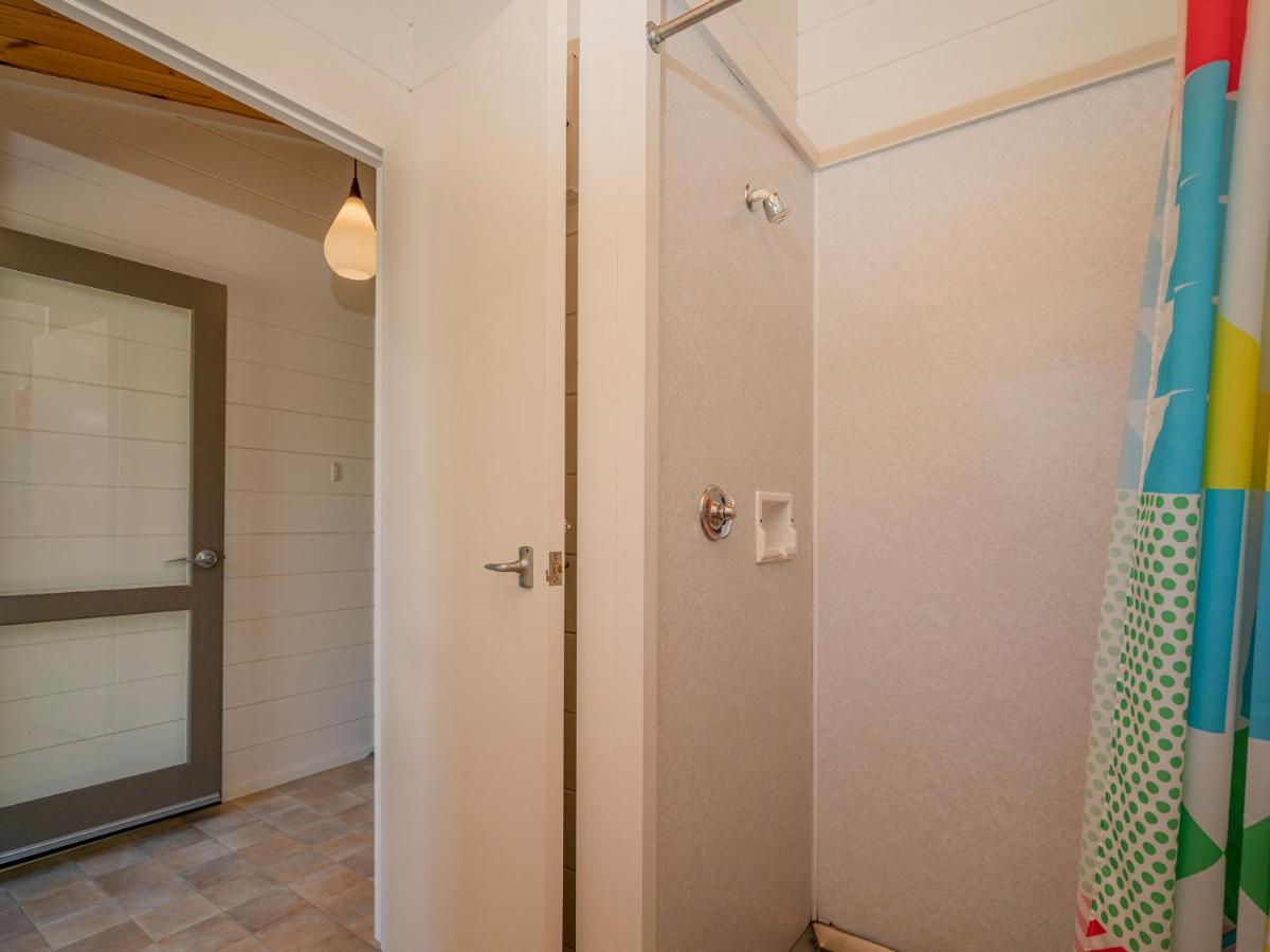 Champion Bach - Pauanui Holiday Home - Housity