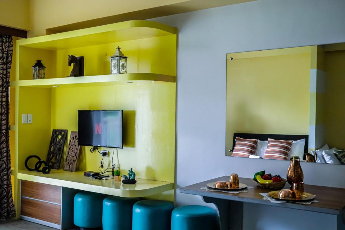Pico de Loro Hamilo Coast by Beach Homes - Housity