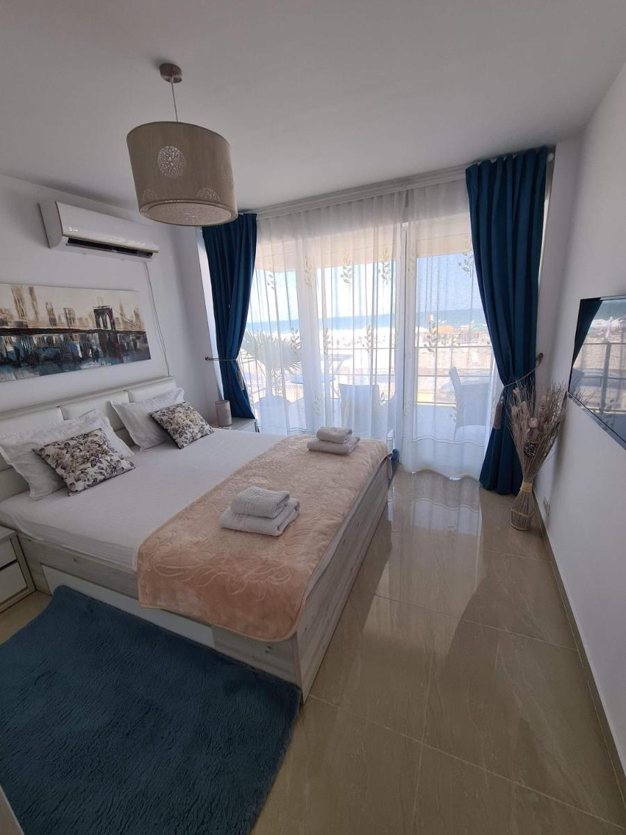 Briza pe promenada - Housity