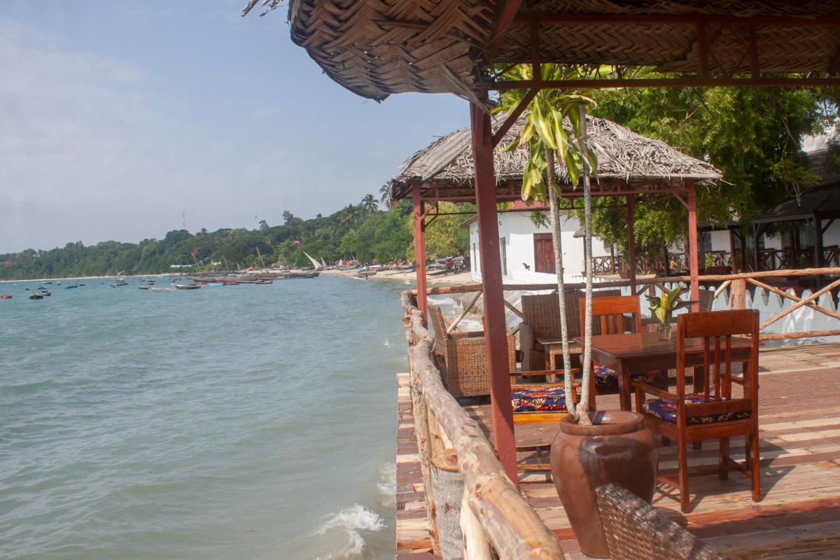 Sea View Beach Hotel - Housity