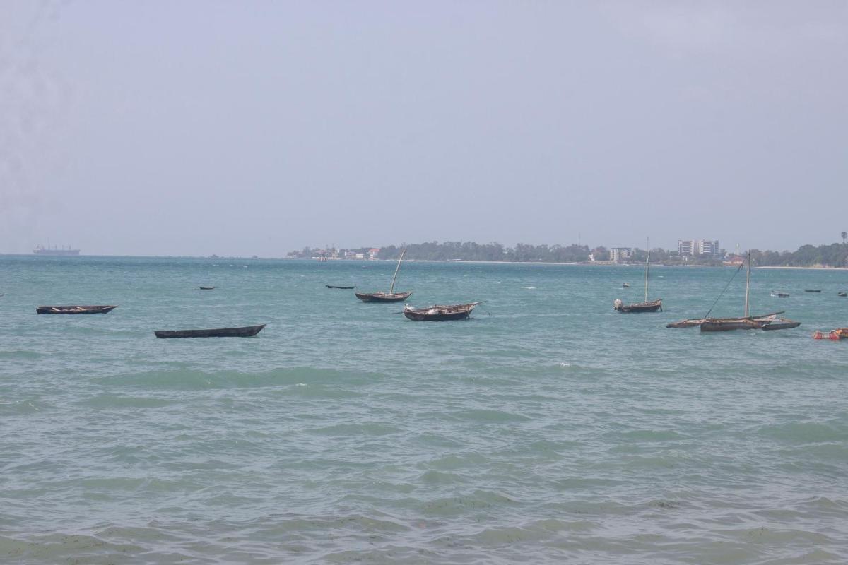 Sea View Beach Hotel - Housity