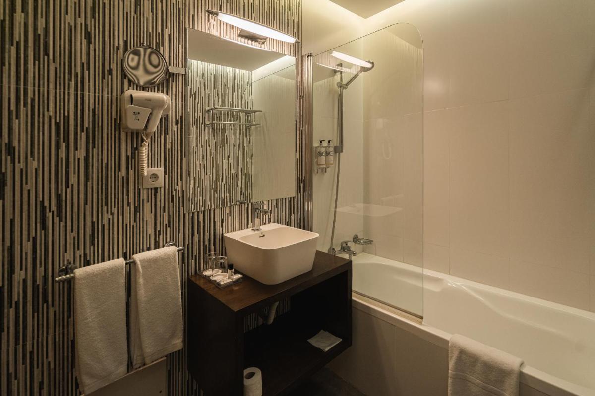 Hotel Farol - Housity