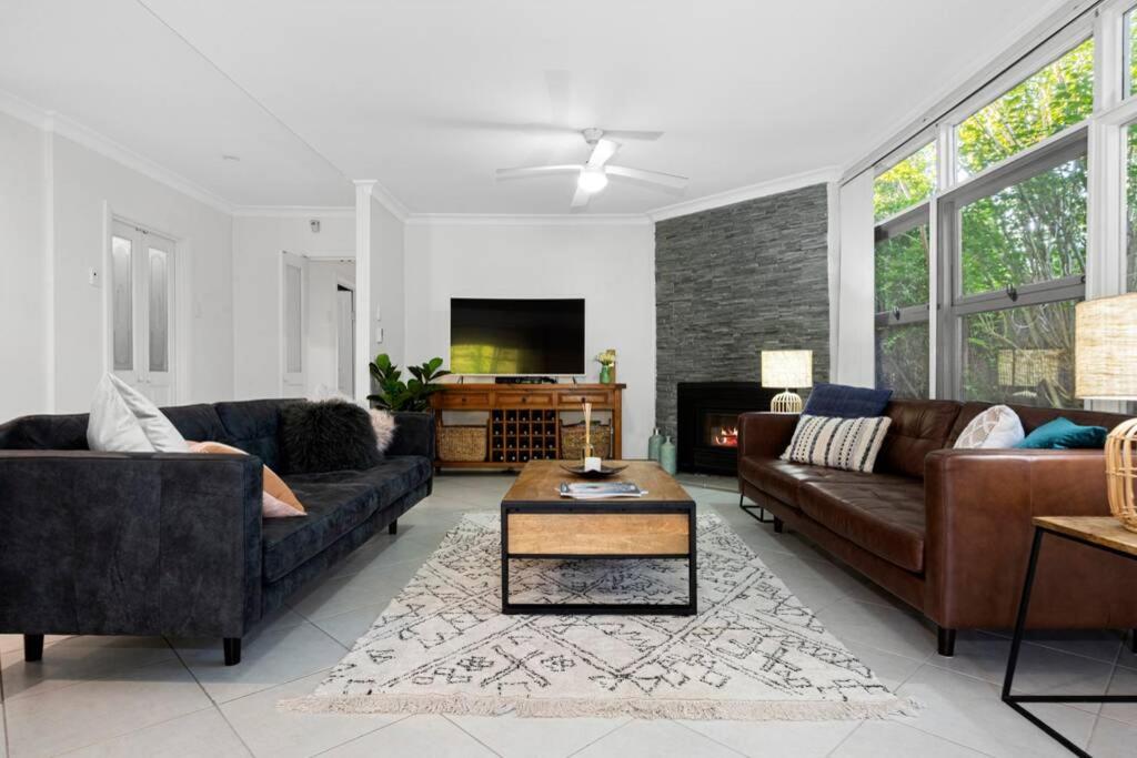 Suitetrails - Newly Renovated Hunter Property-Spa & Lush Gardens