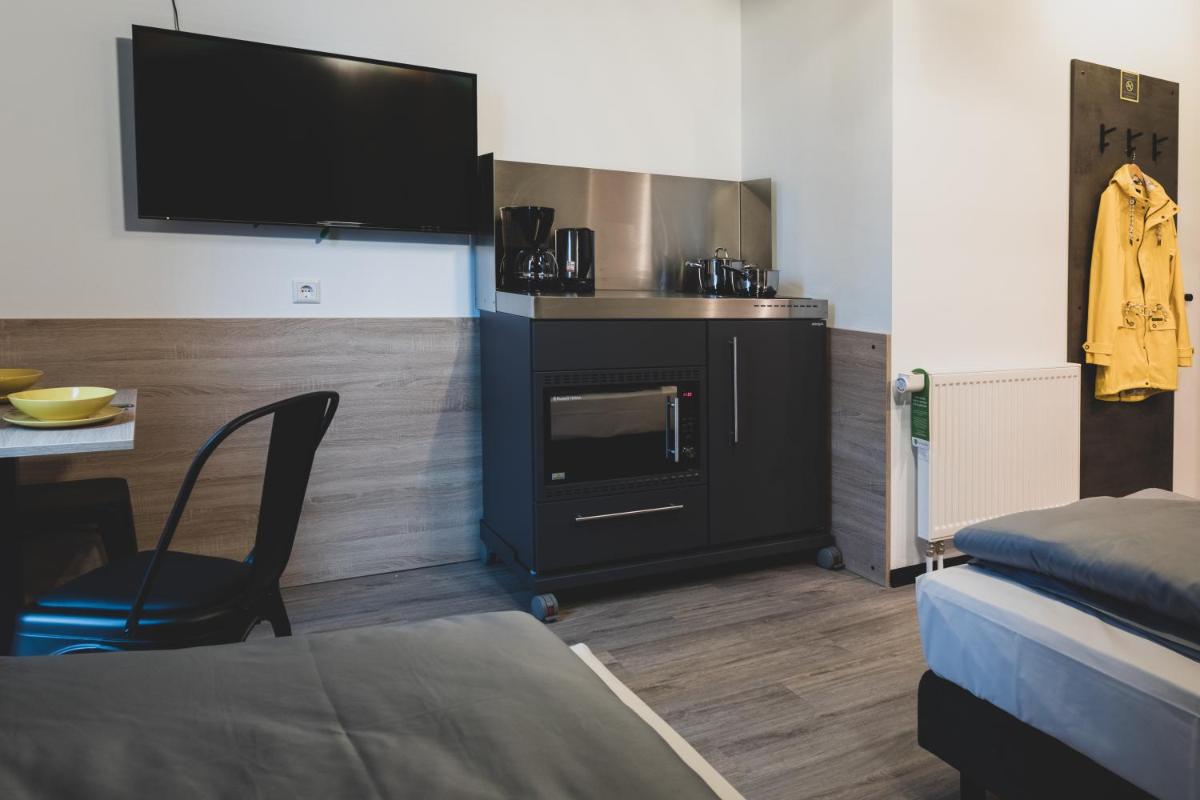 Das Schlafwerk Stuttgart-Nord -SELF-CHECK IN - keine Rezeption-LowBudget-cashless - Housity