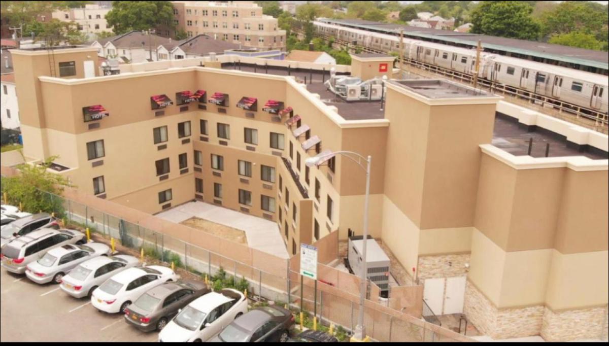 Hotel Mint JFK Airport - Housity