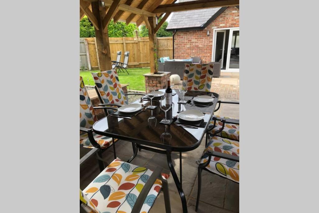 Dove Nest Cottage Blackpool Lytham St Annes - Housity