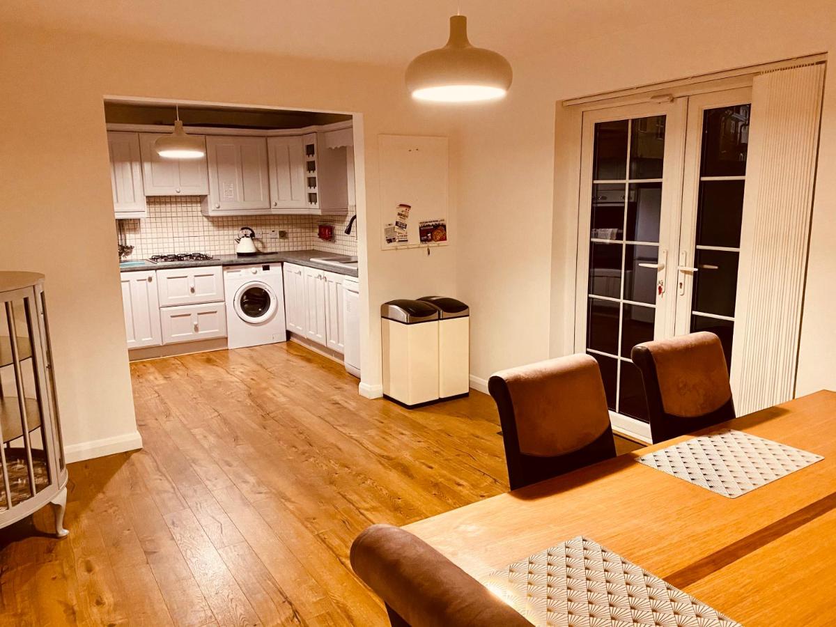 Waterside Star - Housity