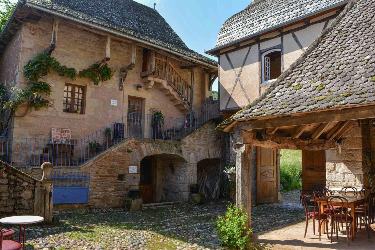 La cour pavée - Housity
