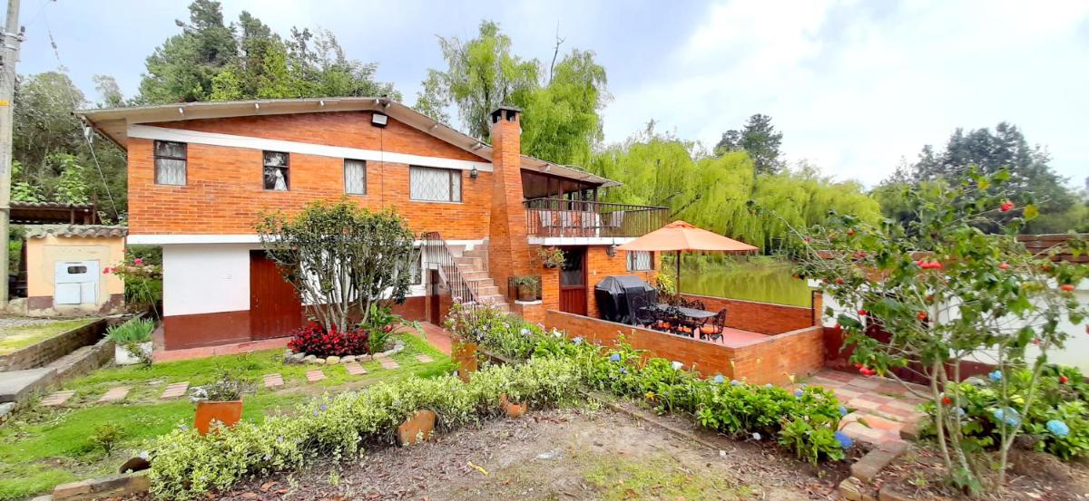 HACIENDA MONCORA CABAÑA LAGO p 1 - Housity