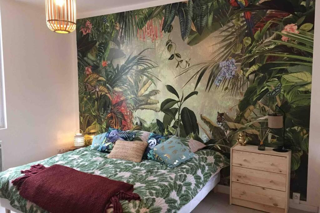 Studio Jungle - Housity