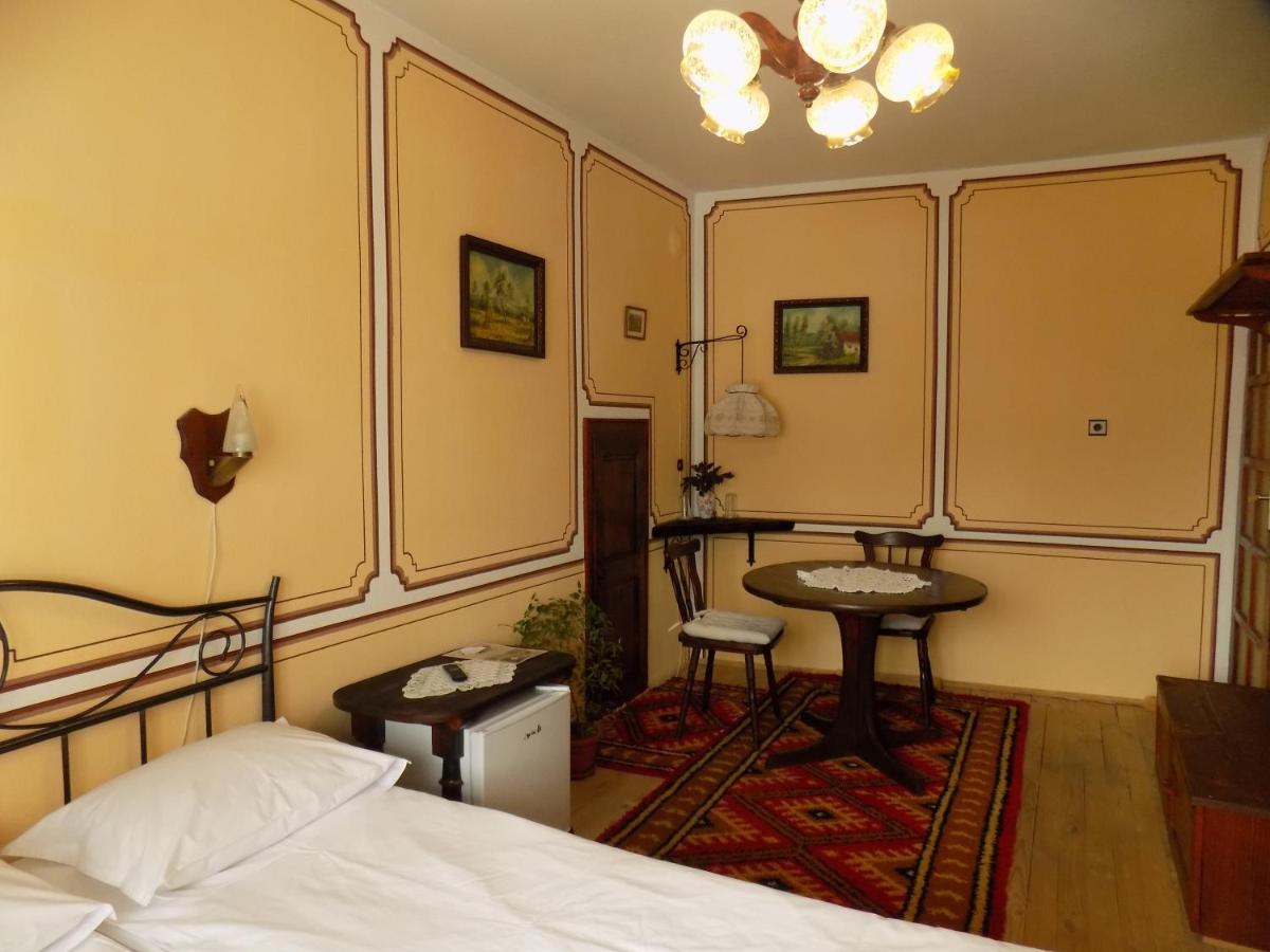 Dona Guest House - Horse Riding - Hizvo