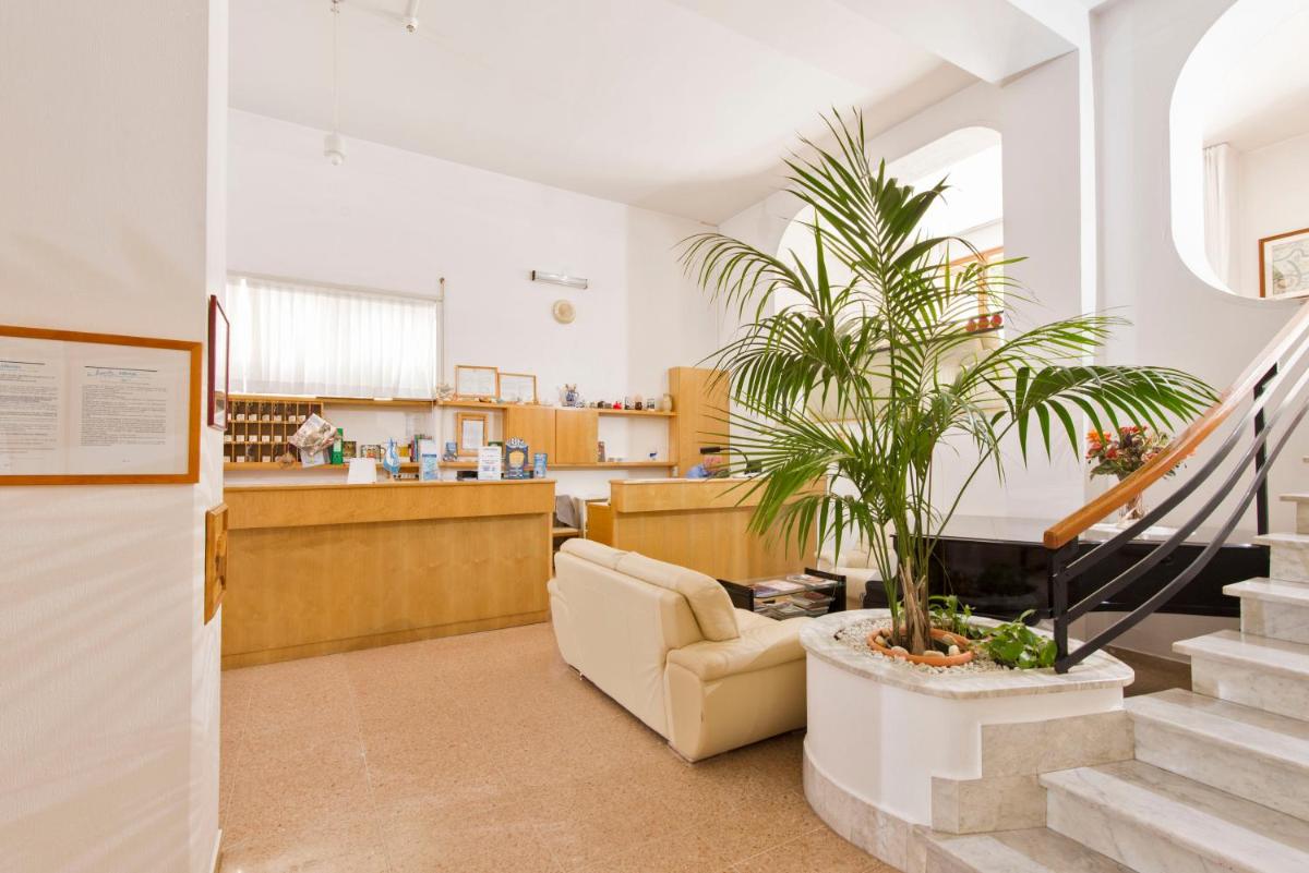 Albergo La Sirenella - Housity