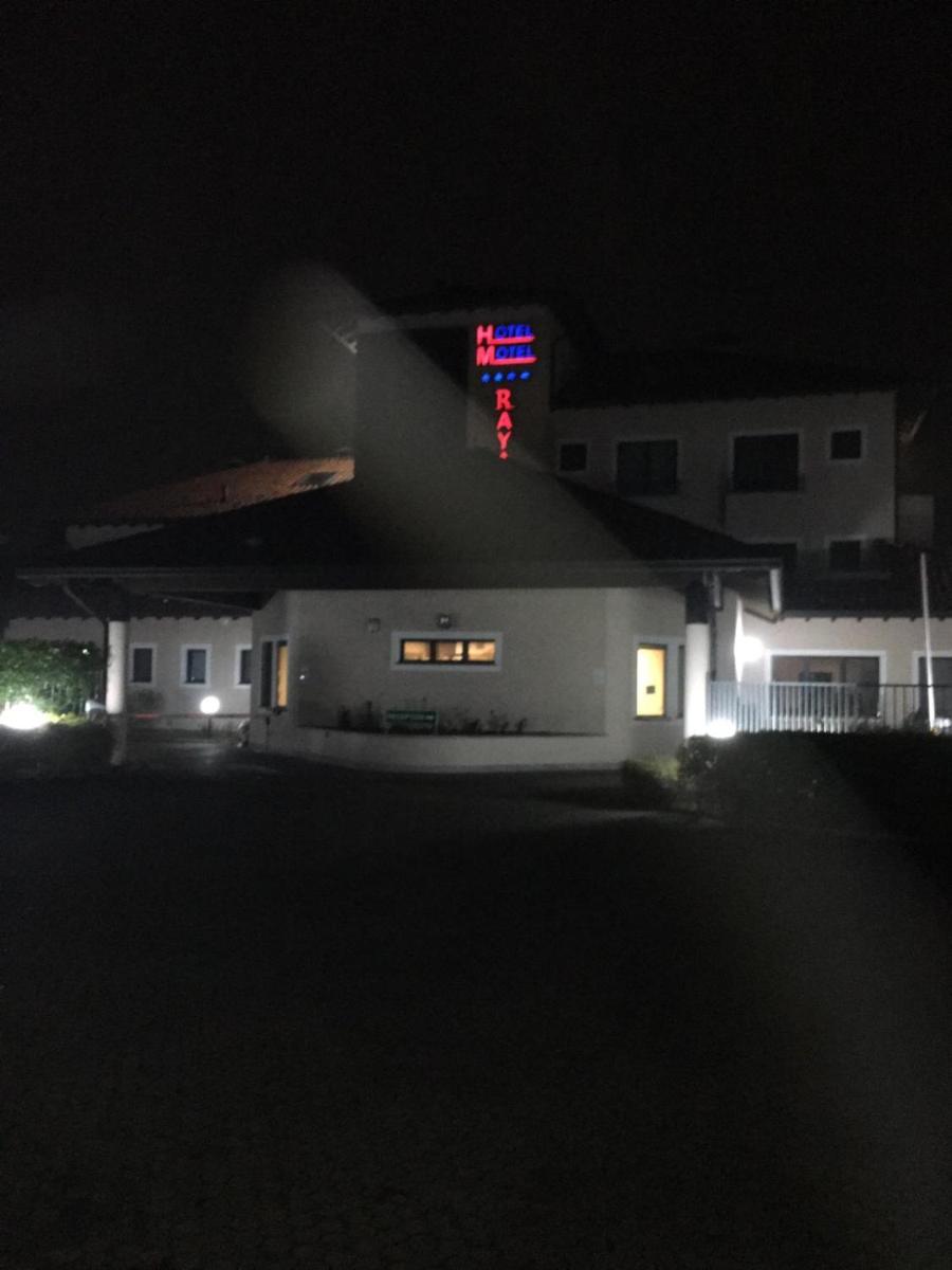 Elysium Hotel Raya - Housity