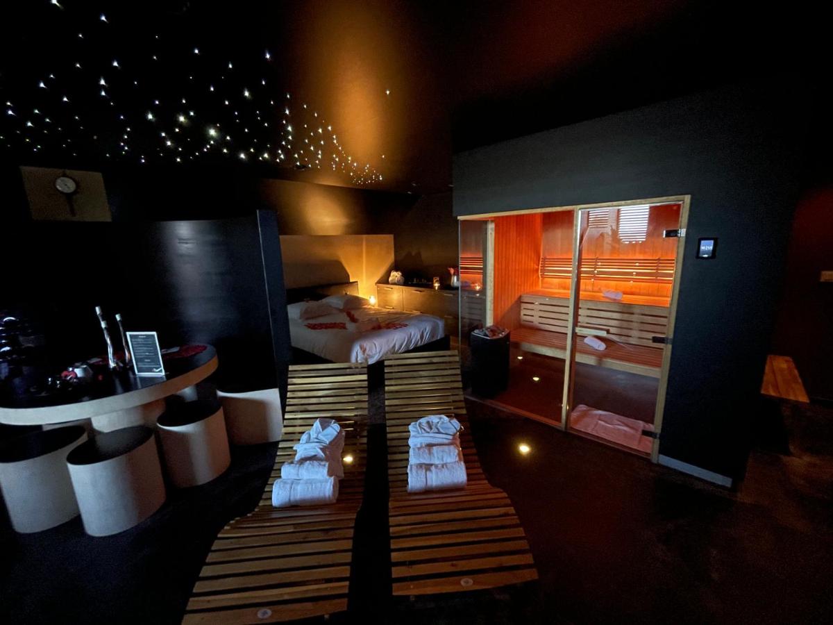 Octavie - Suite de luxe à Tournai avec piscine privée, jacuzzi, sauna et hammam - Housity