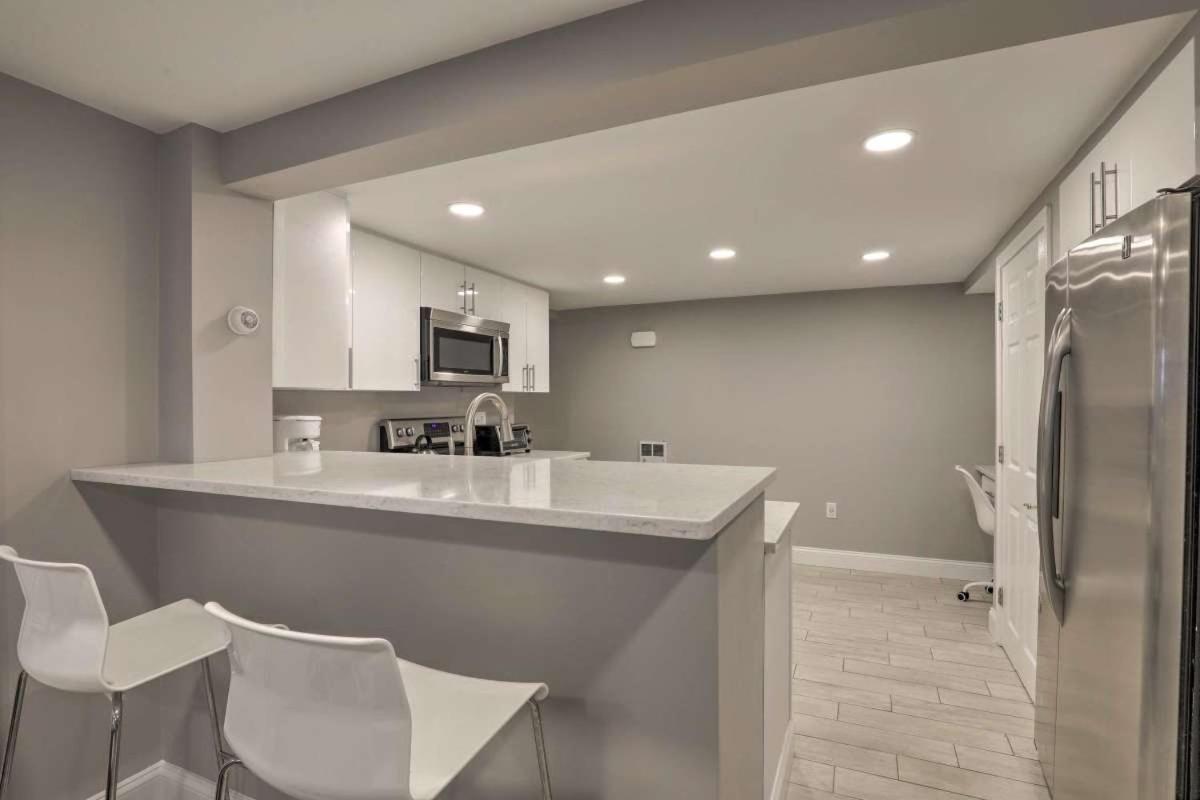 Cozy Quiet Getaway Surrounded by Nature - 19 Miles to Downtown Boston! - Housity