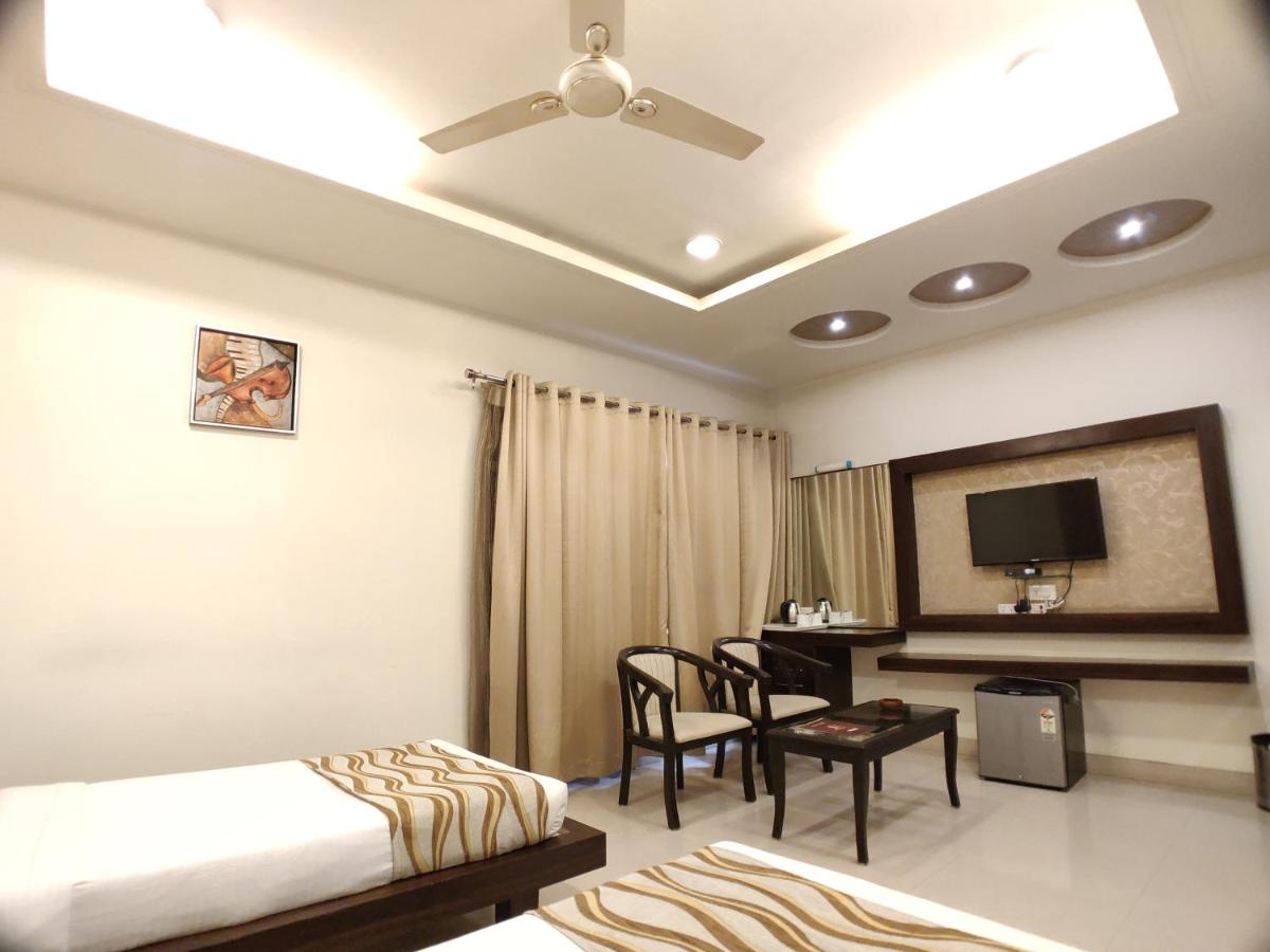 Hotel Shiv Vilas - Housity