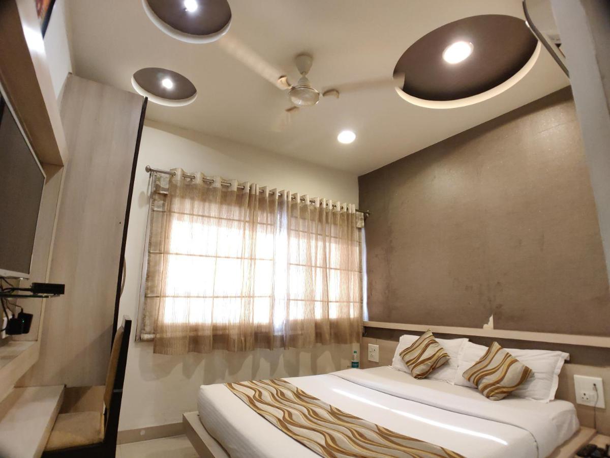 Hotel Shiv Vilas - Housity