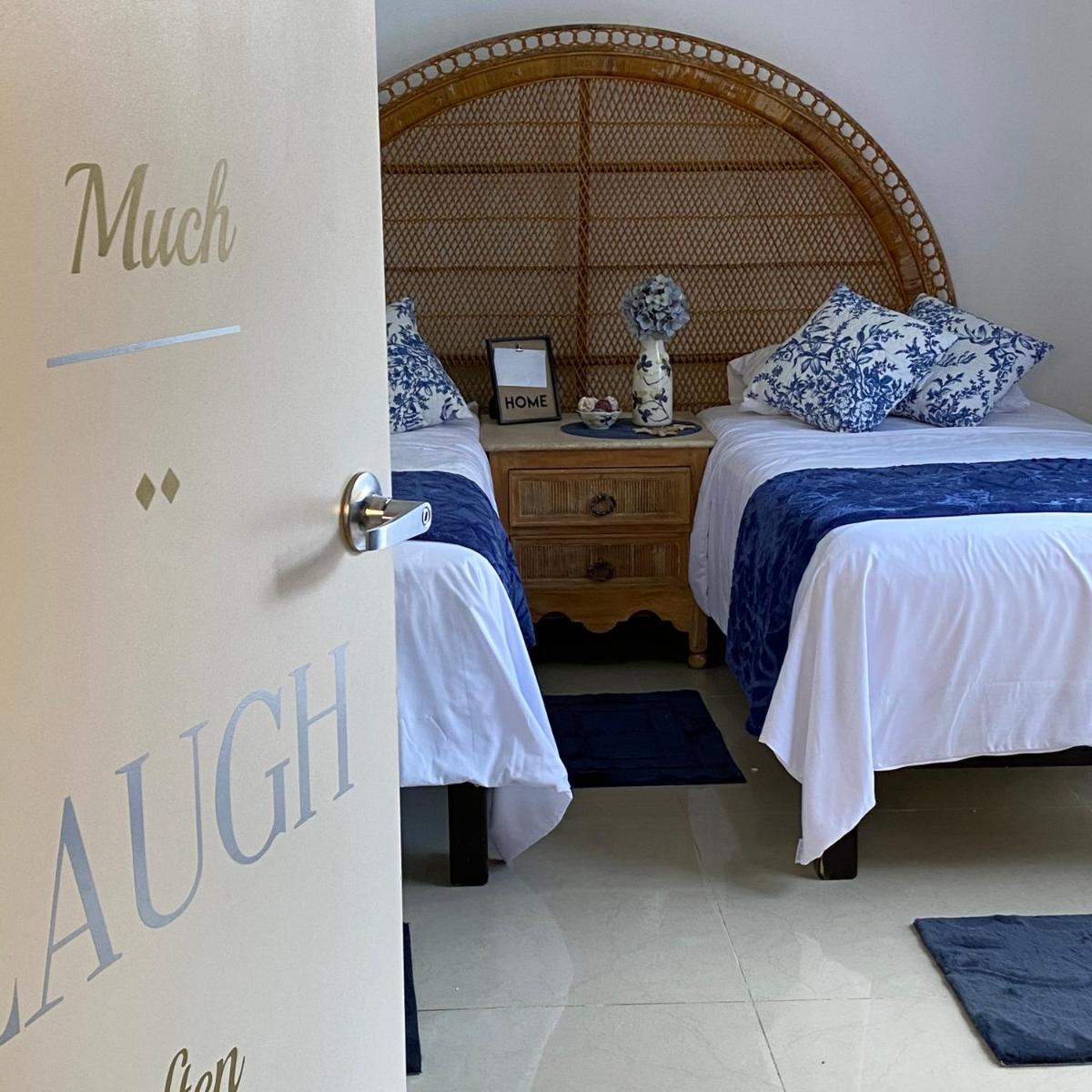 The Blue Flowers Room at DICI Coliving Housing - Housity