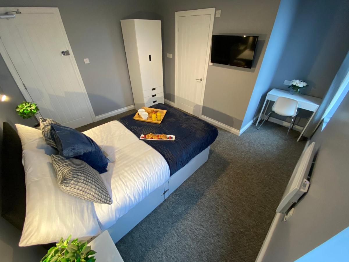 Suitetrails - The North West Contractors Base - 9 Bedroom - EV Charging