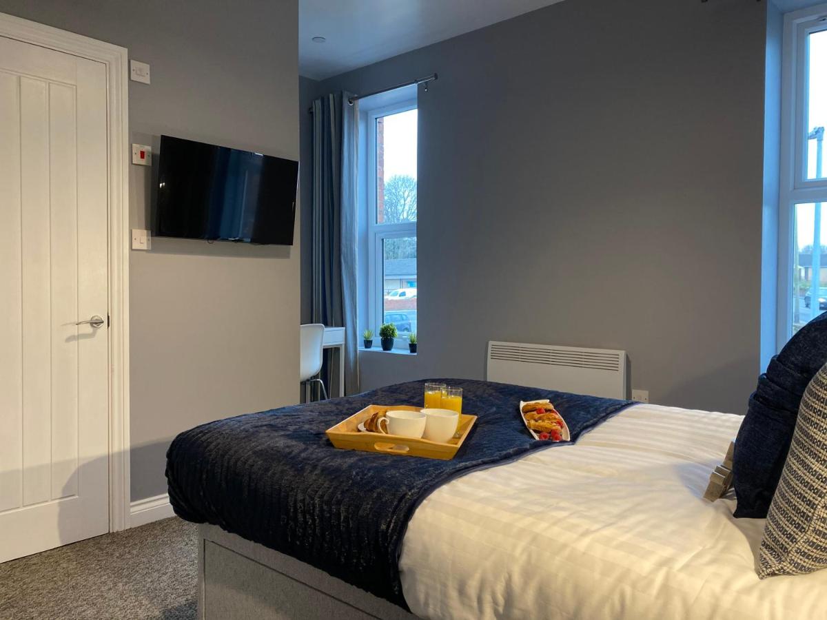 Suitetrails - The North West Contractors Base - 9 Bedroom - EV Charging