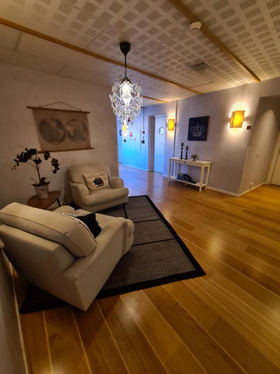 Hamnhotellet Kronan - Housity