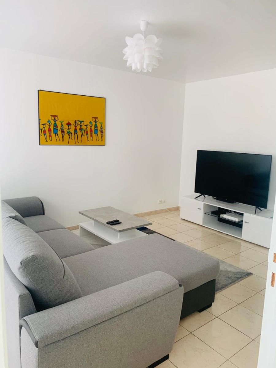 Appart 1 salon 1 chambre immeuble très calme - Housity