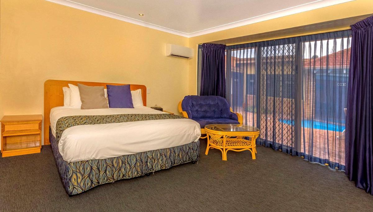 Comfort Inn Bay of Isles - Housity