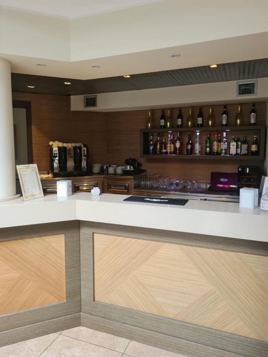 Elysium Hotel Raya - Housity