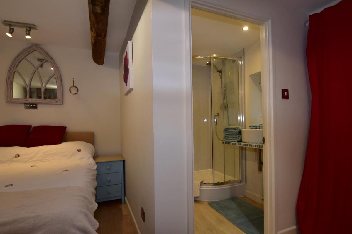 Studio 22 - Housity