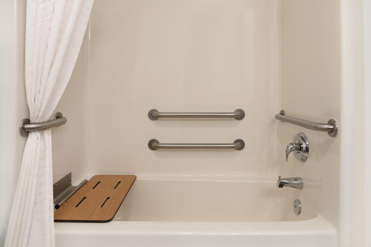 Country Inn & Suites by Radisson, Galena, IL - Housity