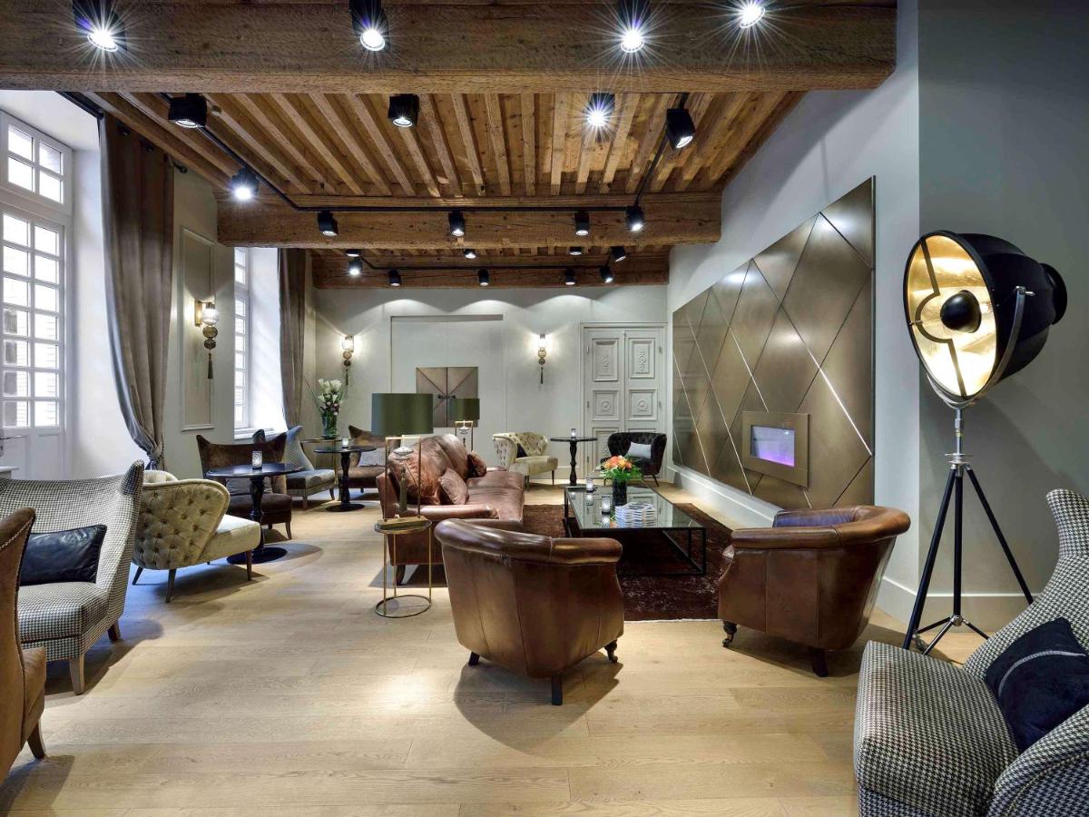 Coin salon dans l'établissement La Cour des Consuls Hotel & Spa Toulouse - MGallery Collection