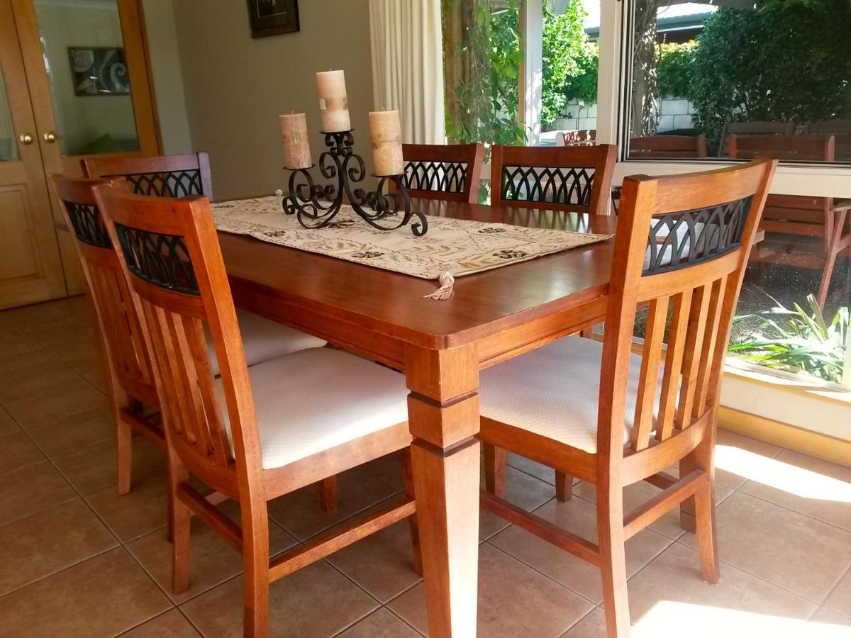 Summer Retreat - Blenheim Holiday Home - Housity