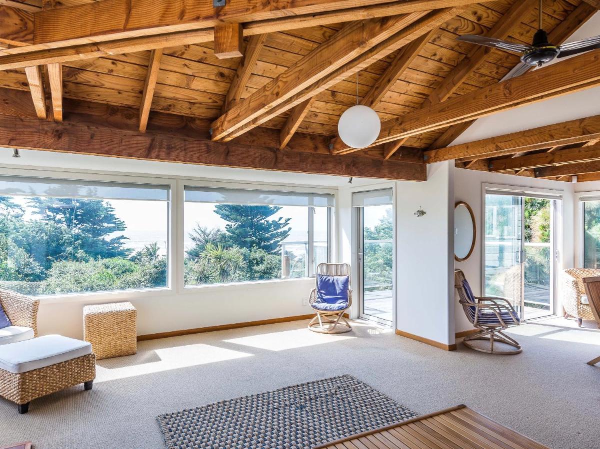 Kapiti at The Coast - Waikanae Holiday Home - Housity