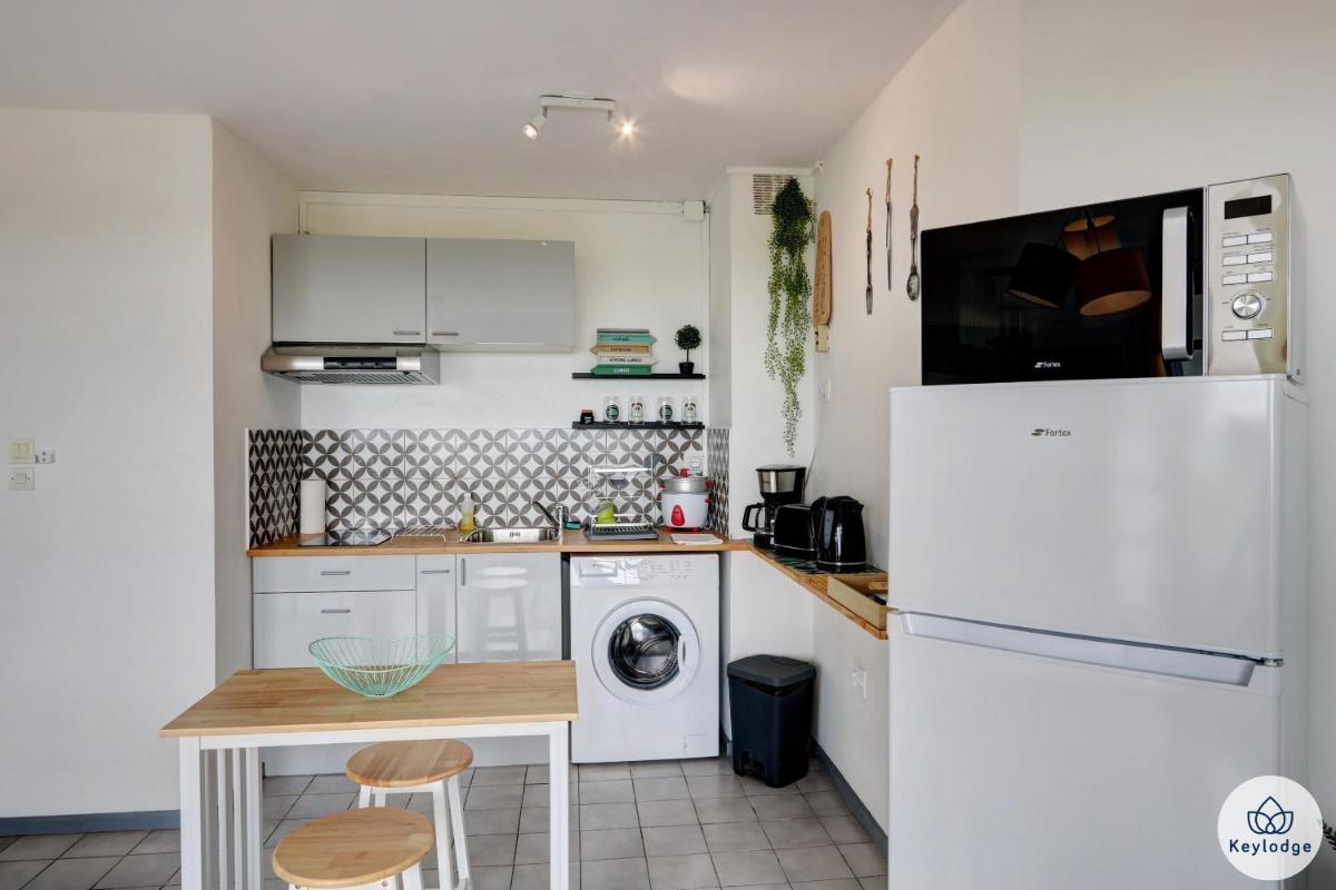 T1 - Grenadille - 38 m2 - La possession - 20 mn des plages - Housity