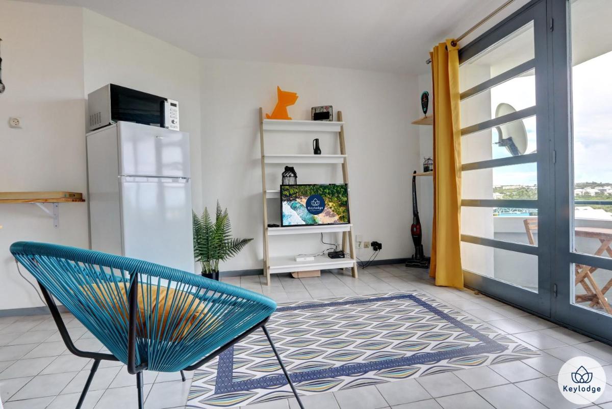 T1 - Grenadille - 38 m2 - La possession - 20 mn des plages - Housity