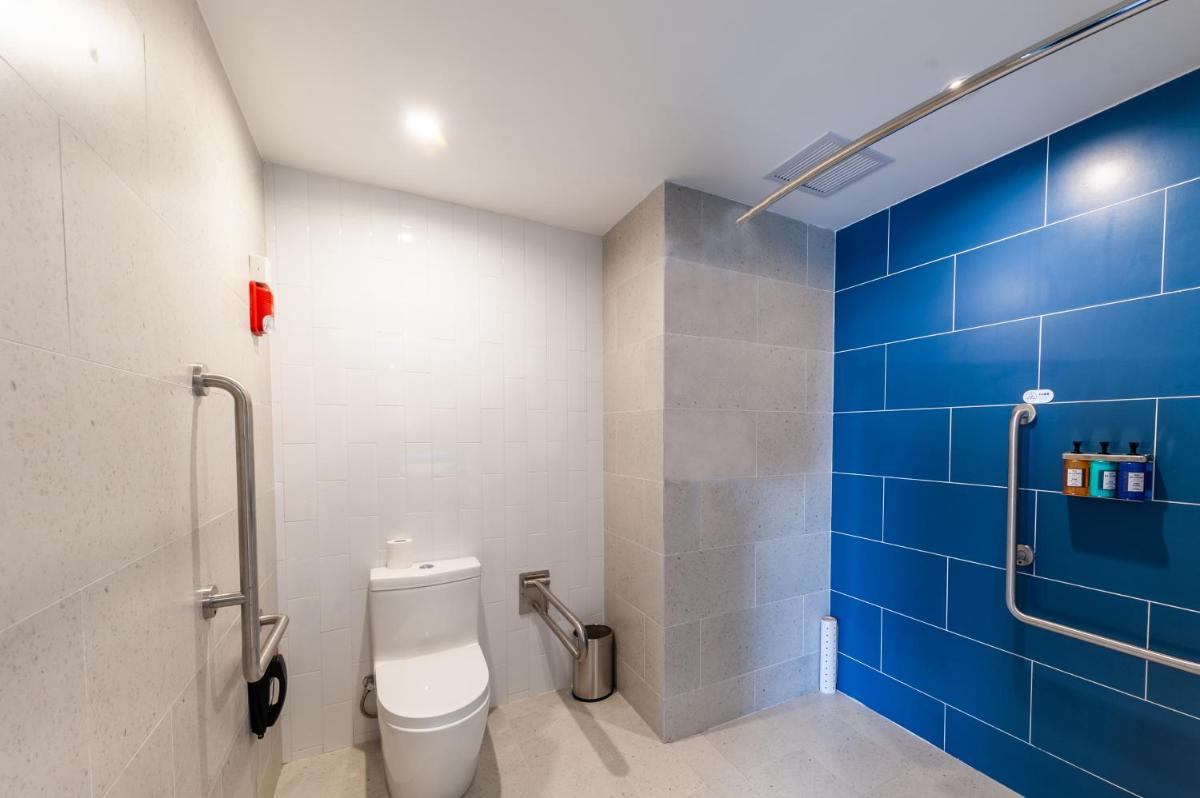 Holiday Inn Express Shanghai Baoyang, an IHG Hotel - Housity