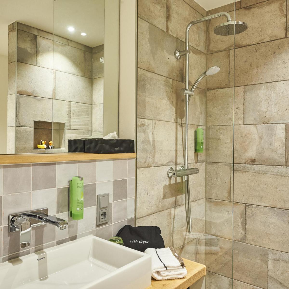 Nordenholzer Hofhotel - Housity