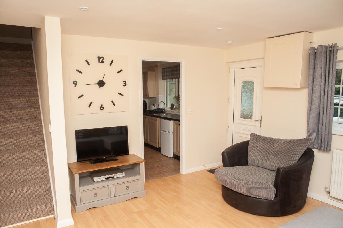2 Lilac Cottages - Housity