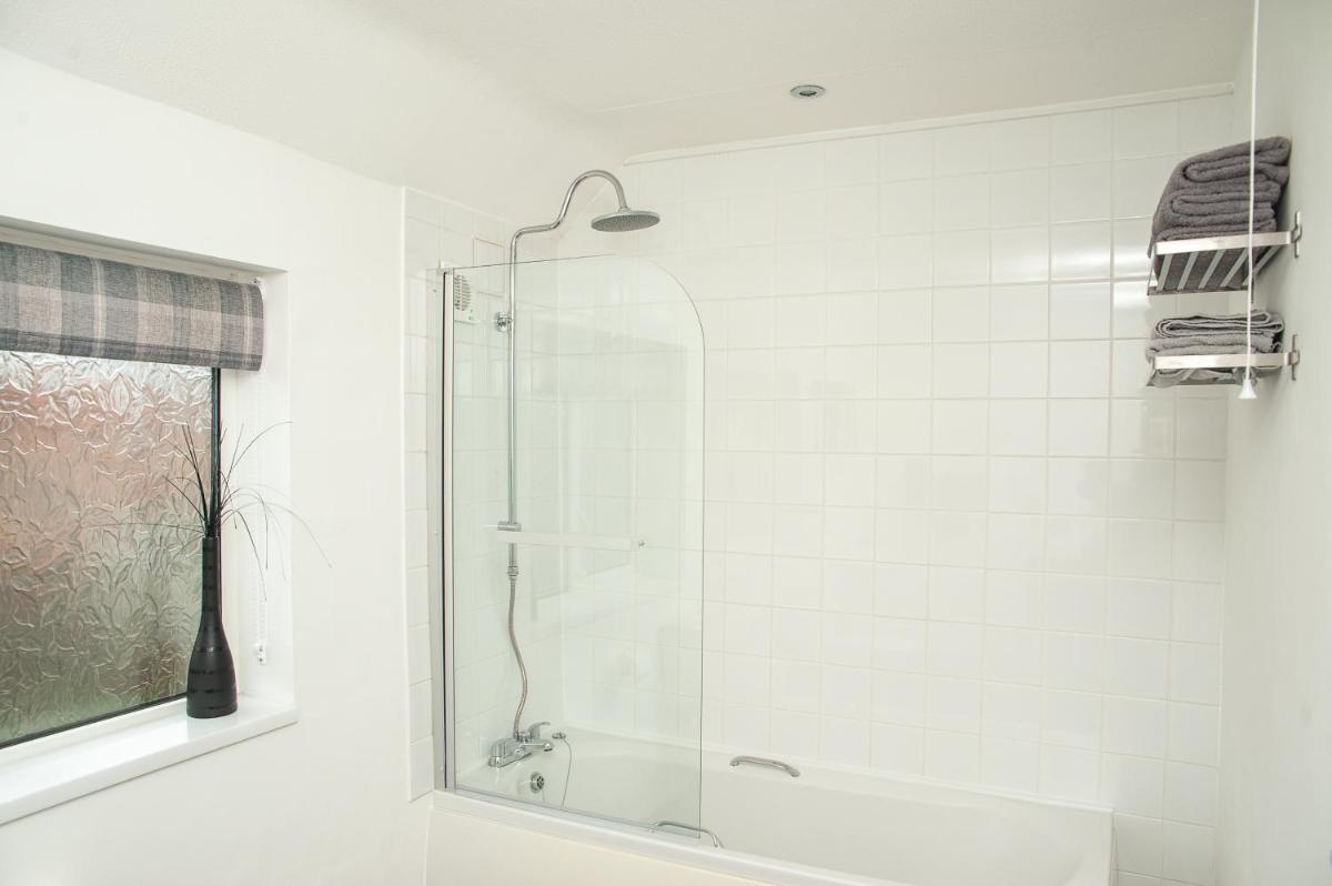 2 Lilac Cottages - Housity