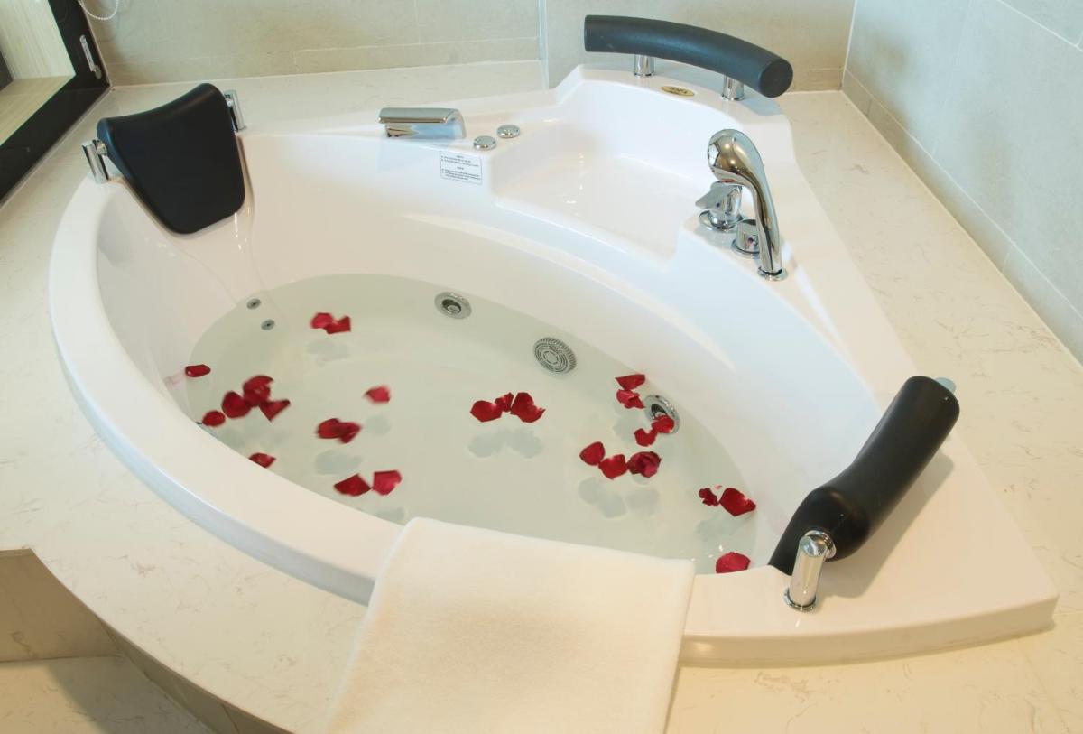 Suitetrails - Muong Thanh Luxury Vientiane Hotel