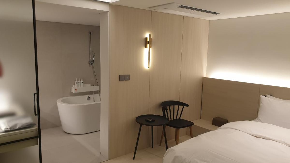 H hotel Gasan - Housity