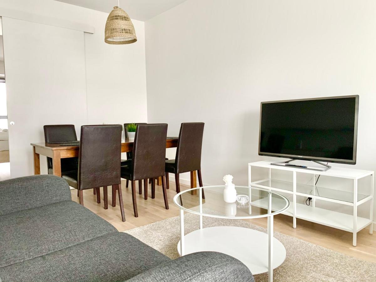 City Home Finland Big Luxury Suite - Spacious Suite with Own SAUNA, One Bedroom and Furnished Balcony next to Train Station - Housity