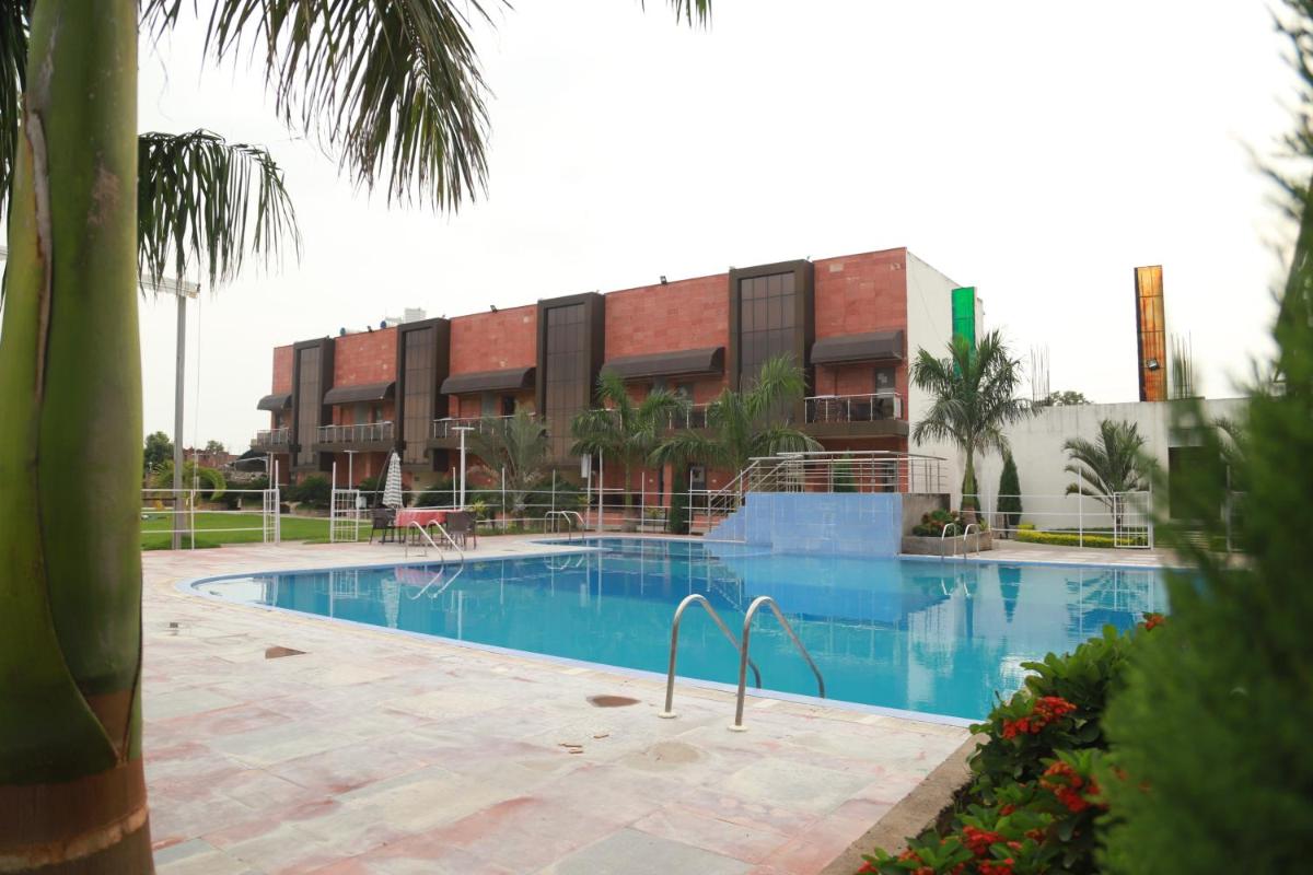 Hotel Sukhdeo Palace - Housity