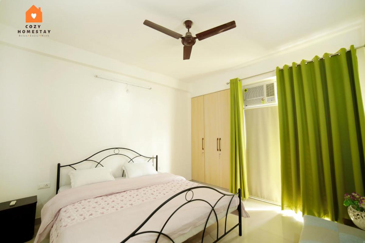 Suitetrails - COZY HOMESTAY - A SPACIOUS 2 BHK APARTMENT @ BANKS OF RIVER GANGA