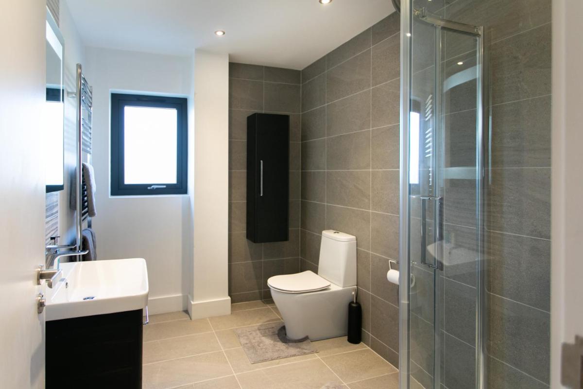 Custom House Apartments - Housity