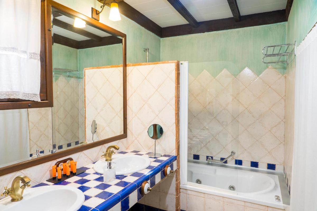 Un baño de Hotel Spa La Casa del Rector Almagro