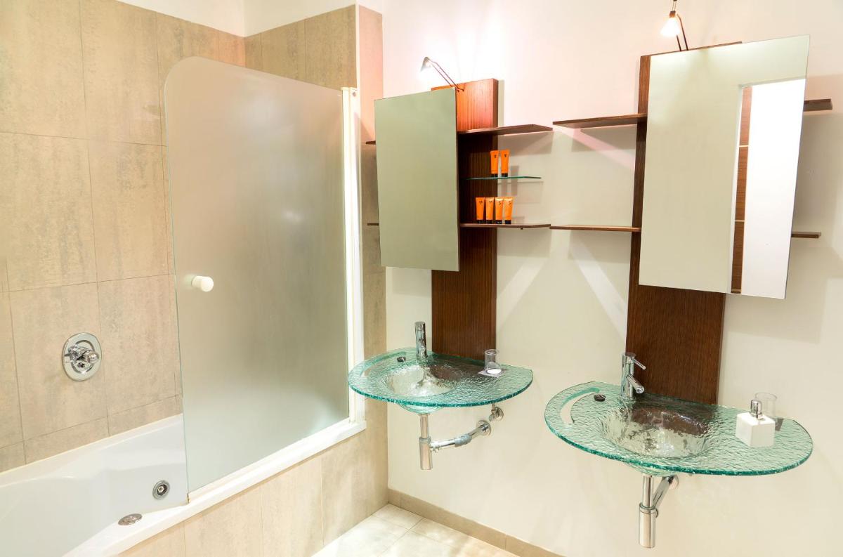 Un baño de Hotel Spa La Casa del Rector Almagro