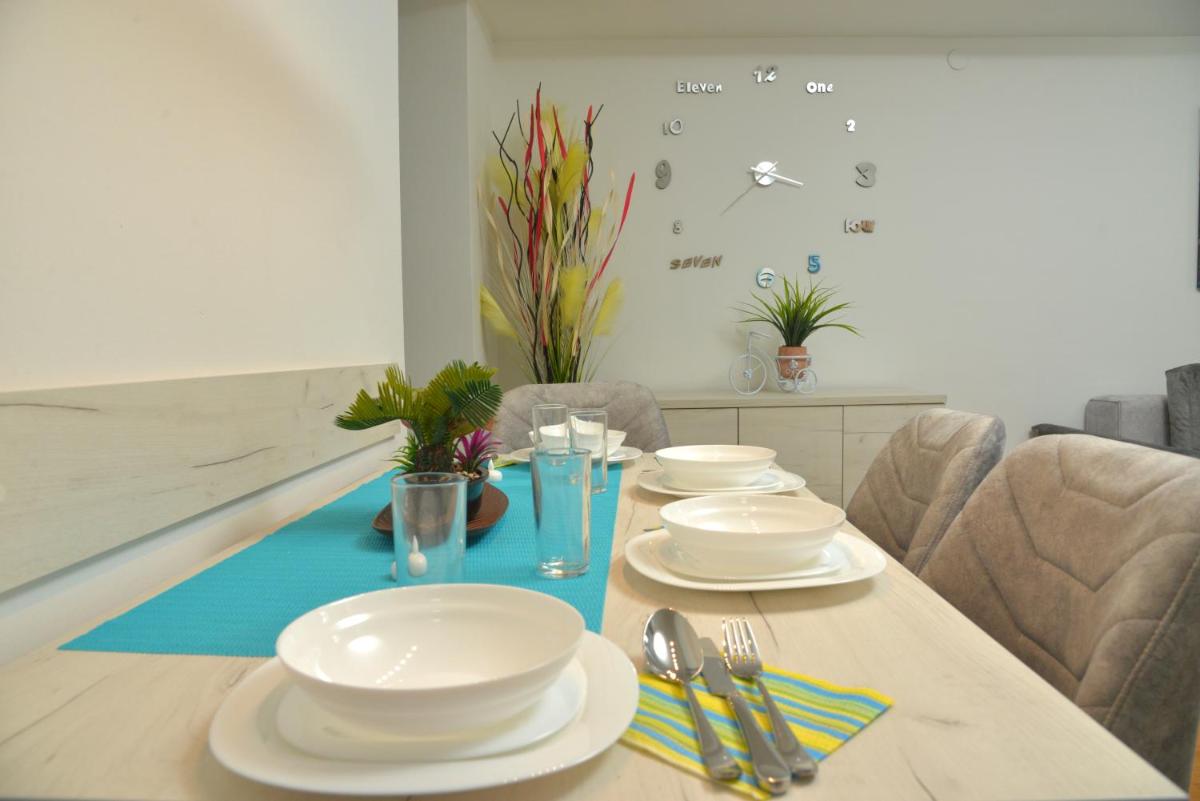 Stylish Blue & Modern Apartment - Housity