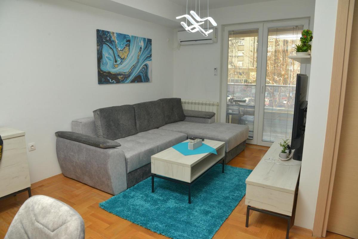 Stylish Blue & Modern Apartment - Housity